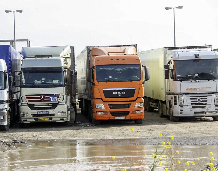 اعلام متروکه کامیون‌های وارداتی متوقف شد
