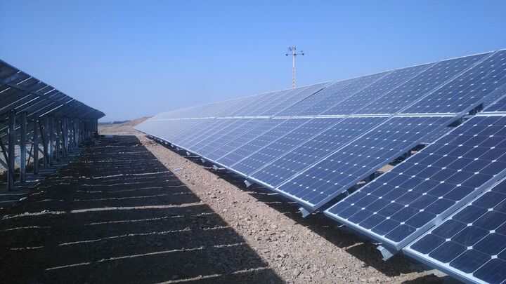 نیروگاه ۱۰ مگاواتی خورشیدی به شبکه سراسری برق کشور متصل شد