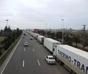 صف کامیون‌ها در مرز آستارا ناشی از افزایش تجارت خارجی است