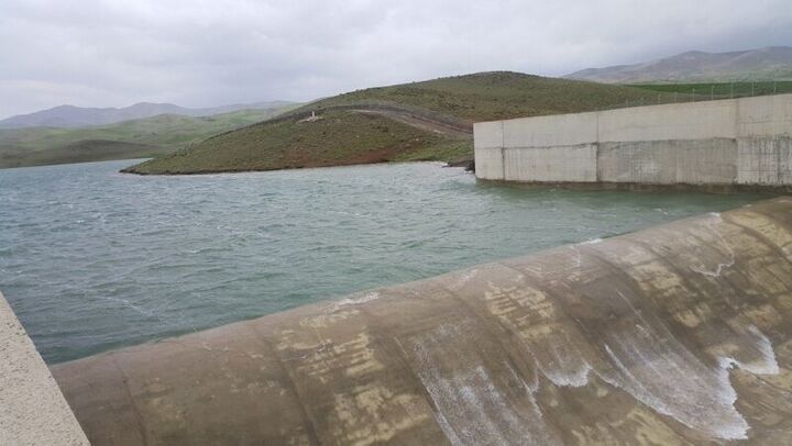 ‌رشد ۸ میلیون متر مکعبی آب پشت سد زاینده‌رود/ ذخیره آب ۵ سد تهران چقدر اضافه شد