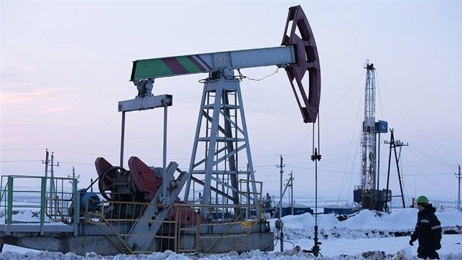 قیمت نفت در روزهای پایانی ۲۰۲۳ با کاهش ۱۰ درصدی همراه شد