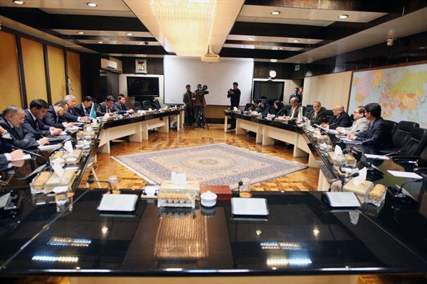 دیدار وزیر صنعن معدن تجارت با وزیرامور خارجه کشور قزاقستان
