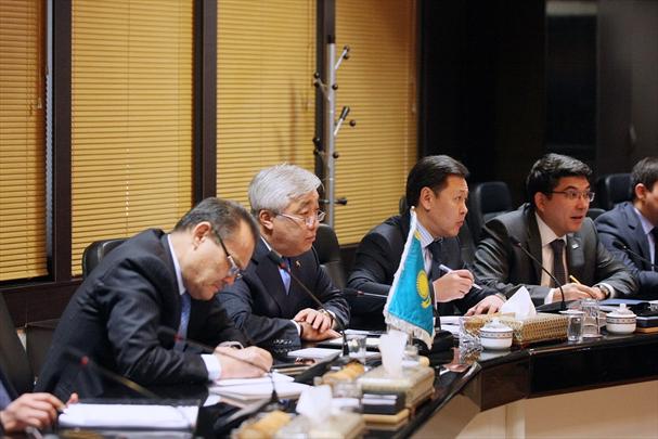 دیدار وزیر صنعن معدن تجارت با وزیرامور خارجه کشور قزاقستان