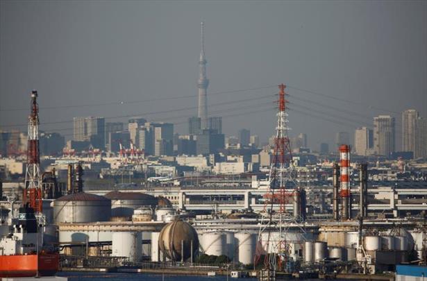 کاهش تولید صنعتی ژاپن، بروز نشانه‌های ضعف اقتصادی