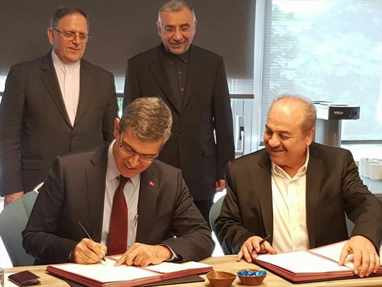 امضای موافقنامه بانکی بین ایران و بانک توسعه و تجارت اکو